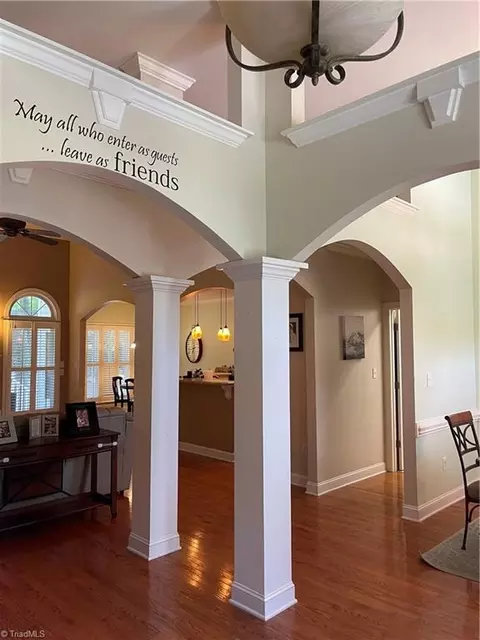 2344 Azure Ct, High Point, NC 27265 photo 7