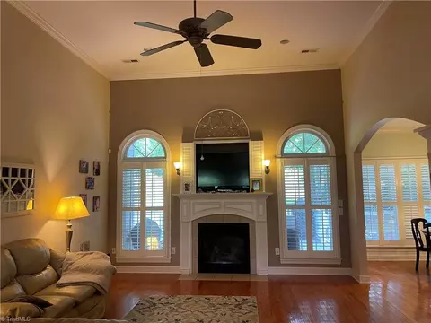 2344 Azure Ct, High Point, NC 27265 photo 11