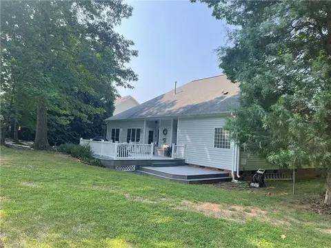 2344 Azure Ct, High Point, NC 27265 photo 5