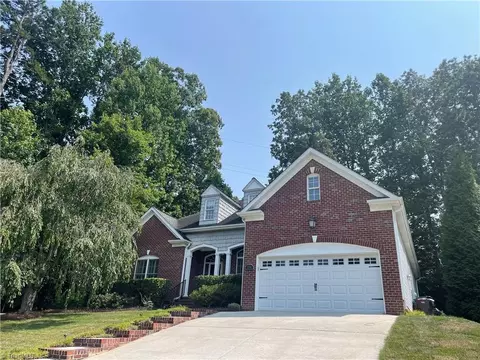 2344 Azure Ct, High Point, NC 27265