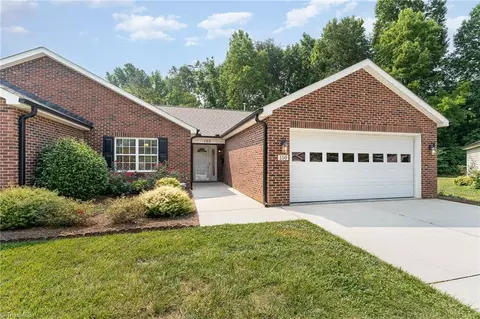 150 Wyndham Ct, High Point, NC 27265