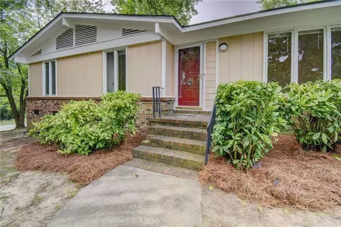 803 Daleview Pl, Greensboro, NC 27406