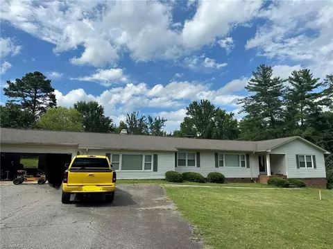 3846 Old Glenola Rd, Trinity, NC 27370
