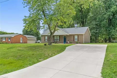 3847 Arbor Dr, Trinity, NC 27370 photo 2
