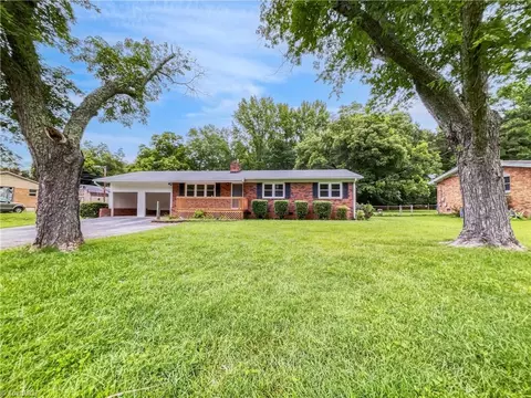318 Eden Ter, Archdale, NC 27263