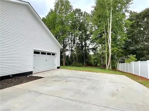 111 Arrowood Ln, Harmony, NC 28634 photo 30