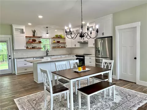 111 Arrowood Ln, Harmony, NC 28634 photo 3