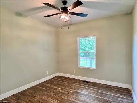 111 Arrowood Ln, Harmony, NC 28634 photo 12