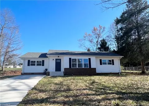 168 Bobwhite Rd, Millers Creek, NC 28651