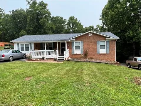 237 Kingstree Rd, King, NC 27021 photo 5