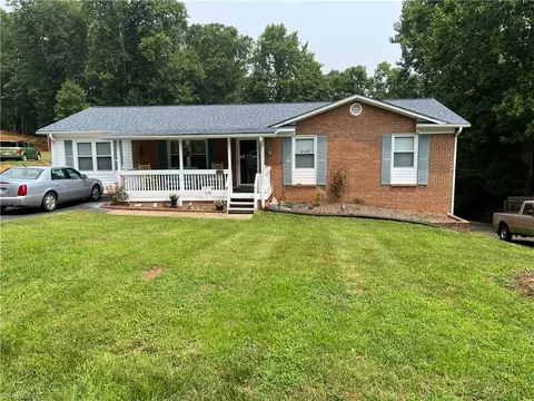 237 Kingstree Rd, King, NC 27021 photo 2