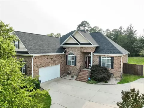 191 Ashbrook Rd, Thomasville, NC 27360