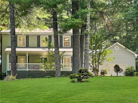 521 Midlawn Dr, Wilkesboro, NC 28697