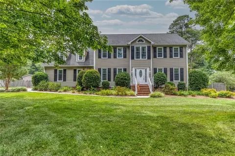 5102 Huntingwood Dr, Pleasant Garden, NC 27313