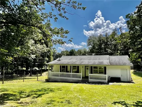 1553 Mountain View Dr, Asheboro, NC 27205