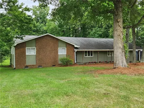 3902 Red Fox Rd, Trinity, NC 27370 photo 1