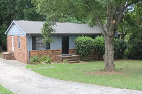 205 Hampton Dr, High Point, NC 27265 photo 1