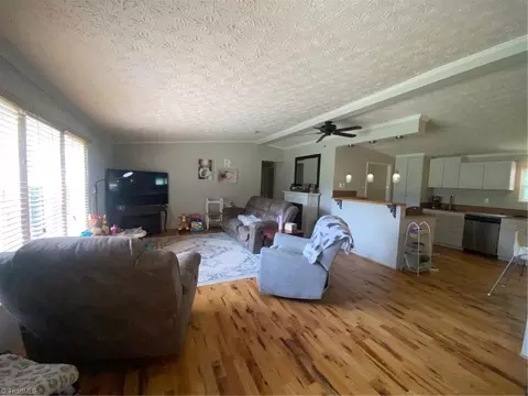133 Ivy Ridge Ln, Purlear, NC 28665 photo 5