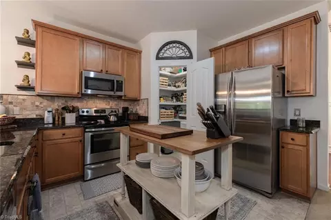 6735 Maize Dr, High Point, NC 27265 photo 11