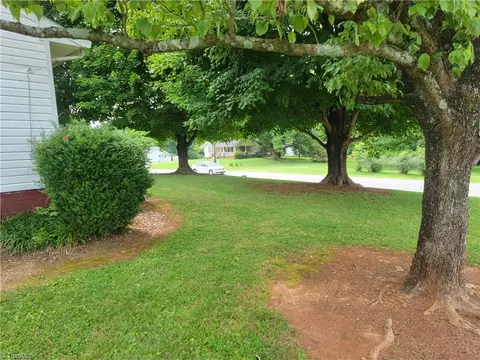 738 N Main St, Dobson, NC 27017 photo 6