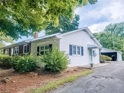 738 N Main St, Dobson, NC 27017 photo 9