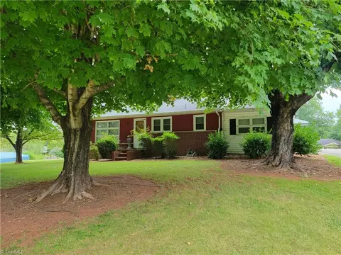 738 N Main St, Dobson, NC 27017 photo 2