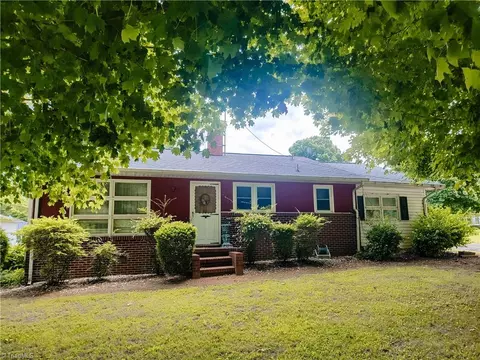 738 N Main St, Dobson, NC 27017 photo 3