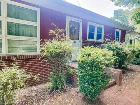 738 N Main St, Dobson, NC 27017 photo 8