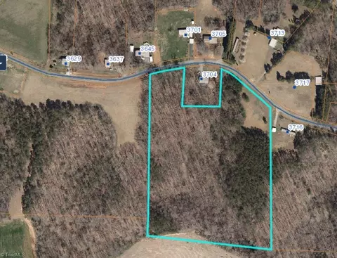 01 Hobson Rd, East Bend, NC 27018