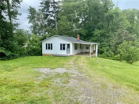 2738 Windy Ridge Rd, North Wilkesboro, NC 28659