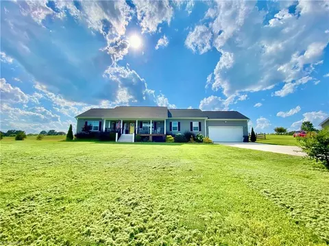 176 Back Acres Ln, Kannapolis, NC 28081