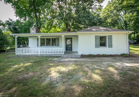121 Sprucetree Dr, Mcleansville, NC 27301