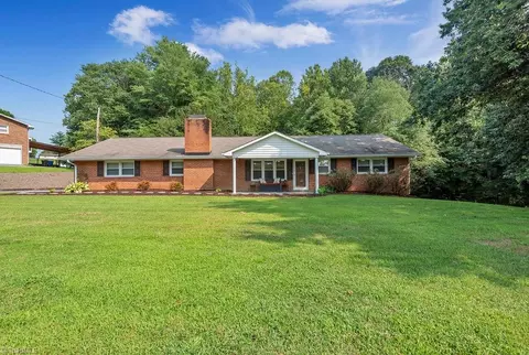 259 Kings Ln, Winston Salem, NC 27107
