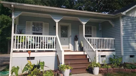 1105 Forest Ln, Thomasville, NC 27360