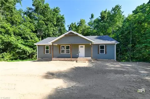 118 Penny St W, Randleman, NC 27317