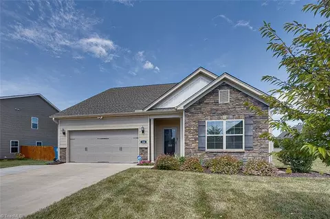 104 Radiant Path, Trinity, NC 27370 photo 2