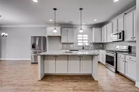 104 Radiant Path, Trinity, NC 27370 photo 8