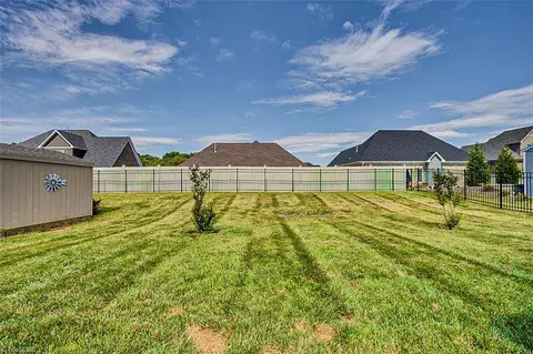 104 Radiant Path, Trinity, NC 27370 photo 5