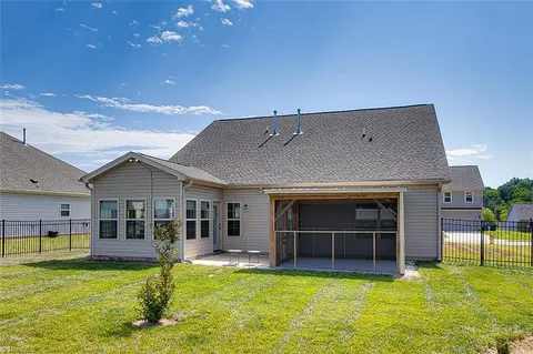 104 Radiant Path, Trinity, NC 27370 photo 3
