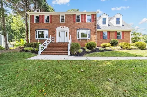 3327 Quaker Run Dr, Greensboro, NC 27410