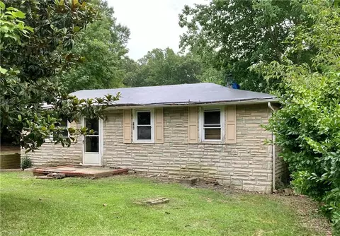 782 Avenue K, Lexington, NC 27292