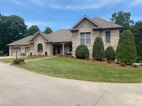 1710 Skyview Cir, Wilkesboro, NC 28697