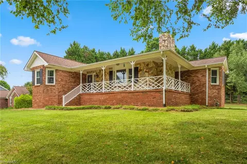 2600 Northfork Ter, High Point, NC 27265 photo 3