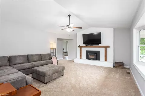 2600 Northfork Ter, High Point, NC 27265 photo 9