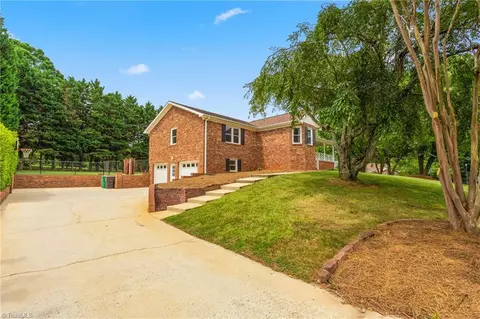 2600 Northfork Ter, High Point, NC 27265 photo 4