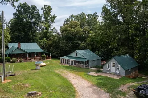 1025 Bowman Rd, Westfield, NC 27053