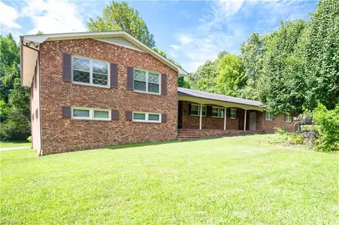107 Lake Dr, Trinity, NC 27370