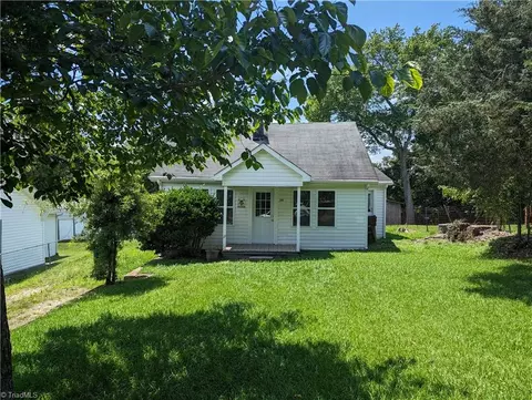 206 Oaklawn St, High Point, NC 27262