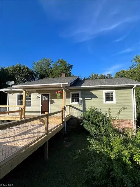 33 Pineview Cir, Sparta, NC 28675