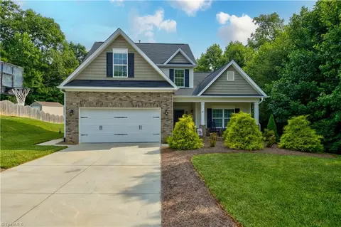 108 Oakmont Ct, King, NC 27021